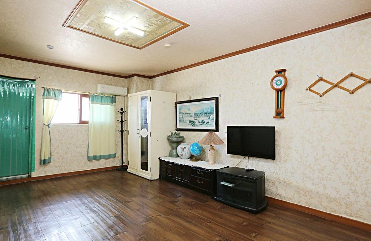 Taean Gaetyeowool Pension Camera foto